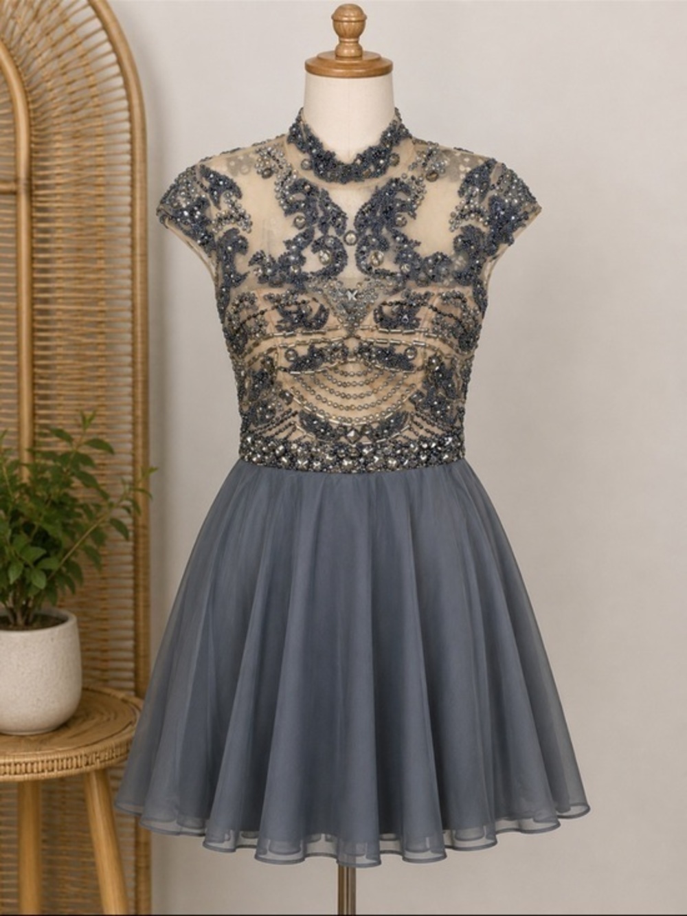 Sherri Hill Beaded illusion Bodice Formal Dress Gray Chiffon Skirt Sz 2